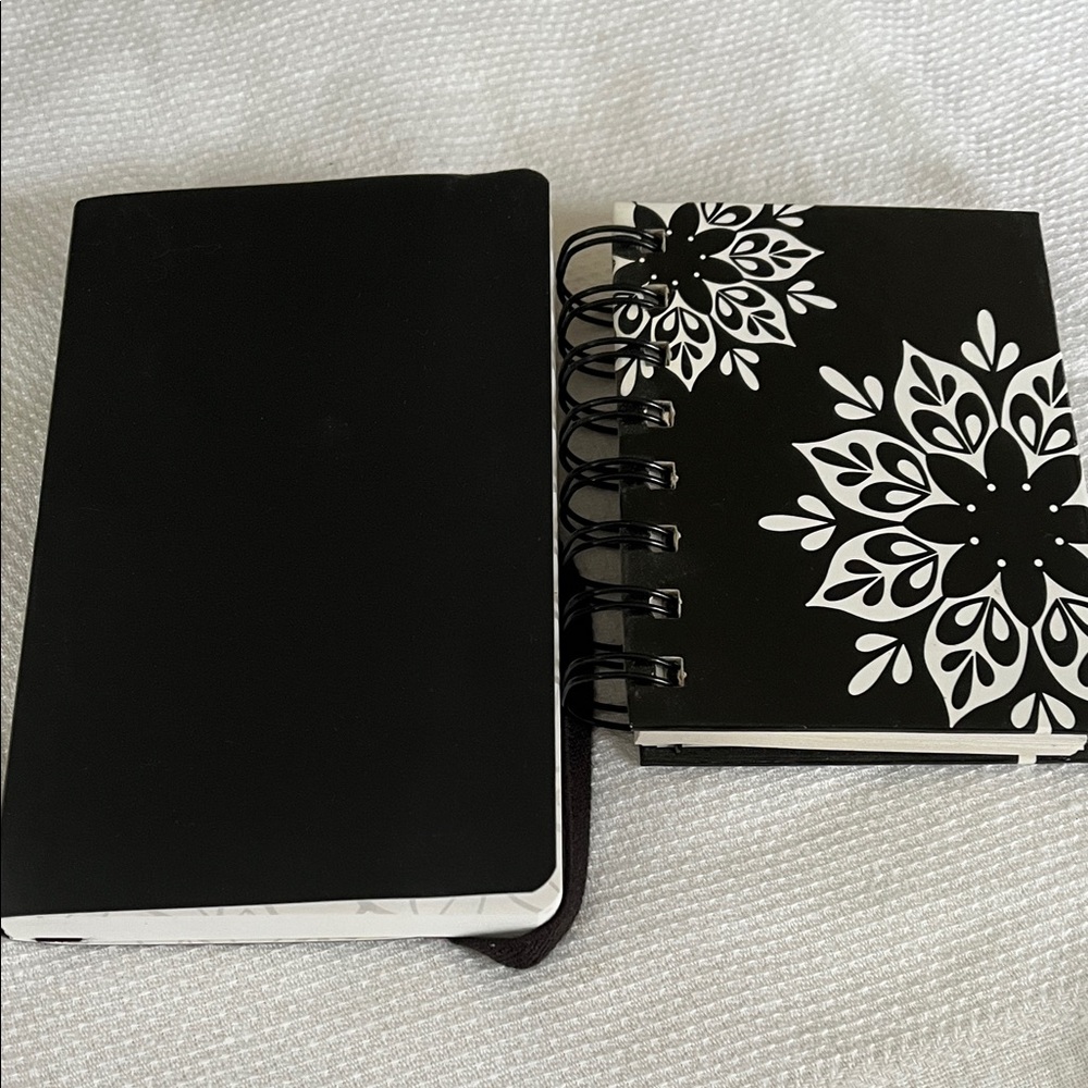 Black and White Notebooks Set